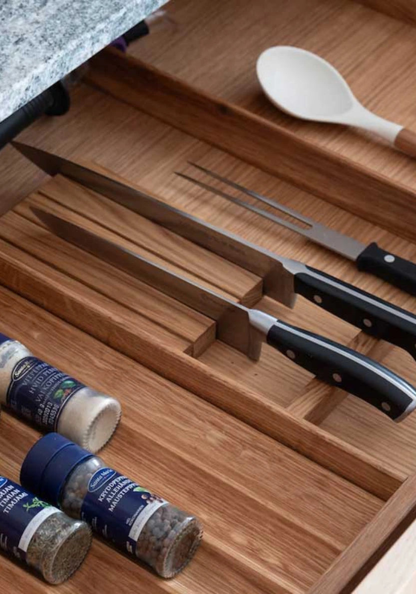 Knivblock i ek - till bestickindelning